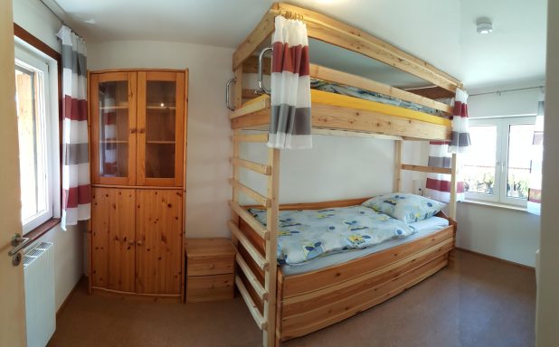 Schlafzimmer 2 mit Stockbett klappbar